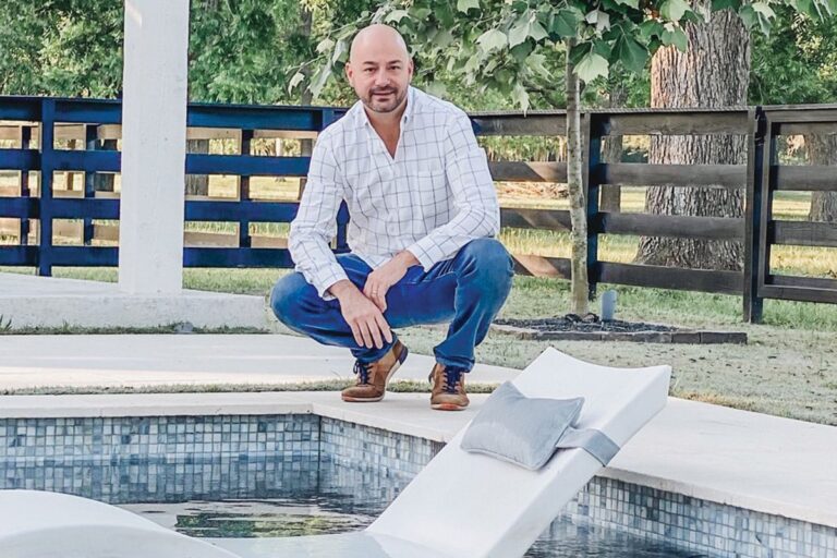 Ledge Lounger: Moment in the Sun