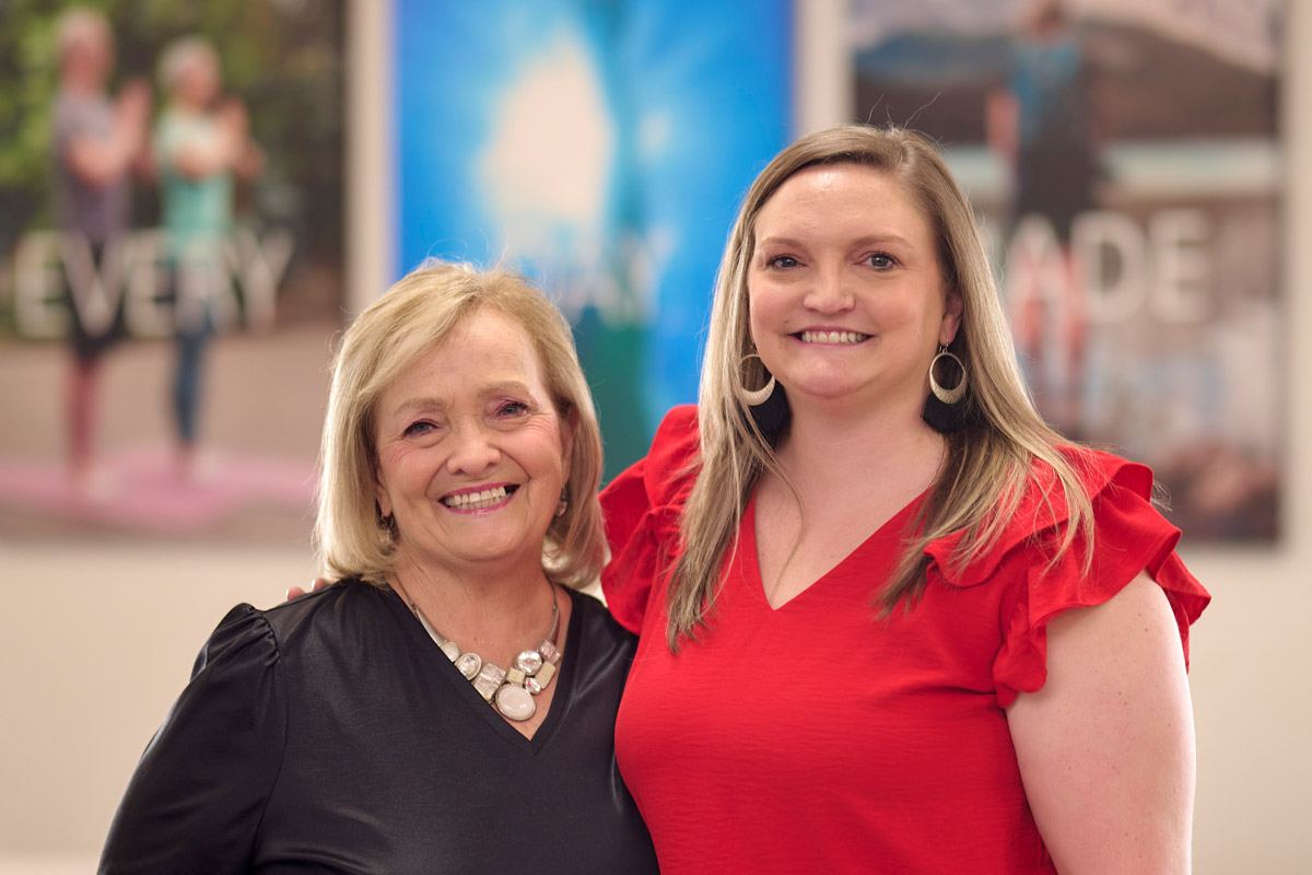 Rita Rowlen, Kara Weed, Ultra Modern