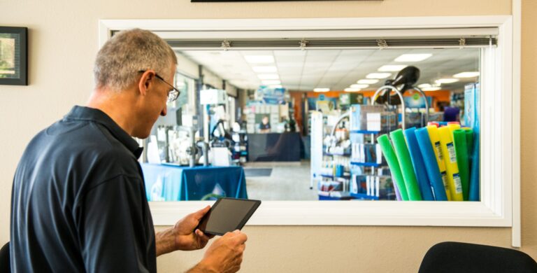 Using Business Software to Build Wealth and Retire